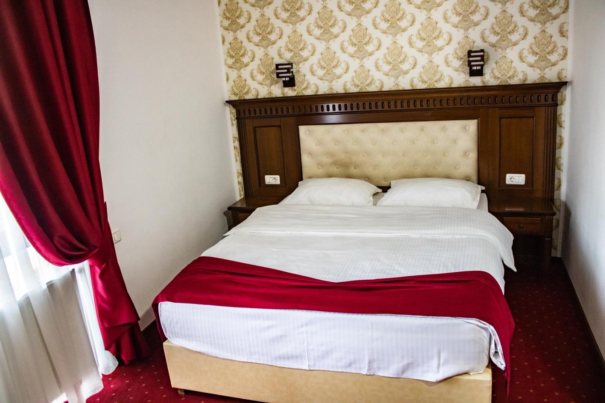 Hotel Rebis Braila Bagian luar foto