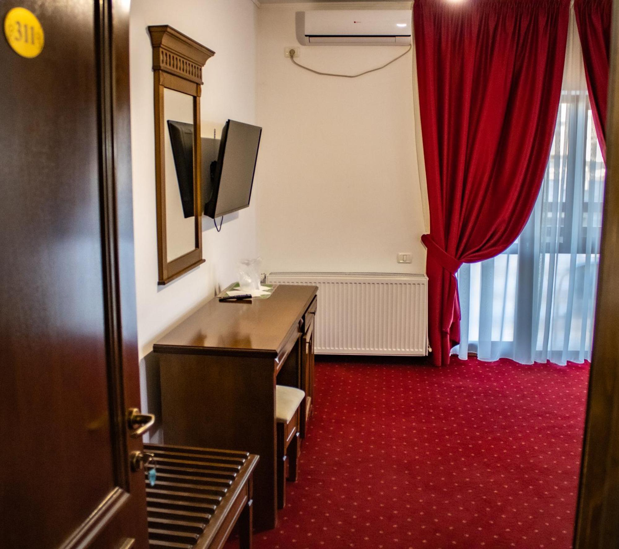 Hotel Rebis Braila Bagian luar foto