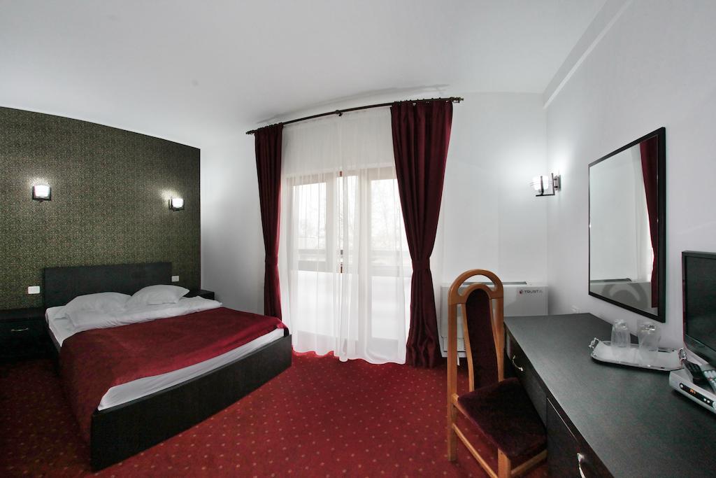 Hotel Rebis Braila Bagian luar foto