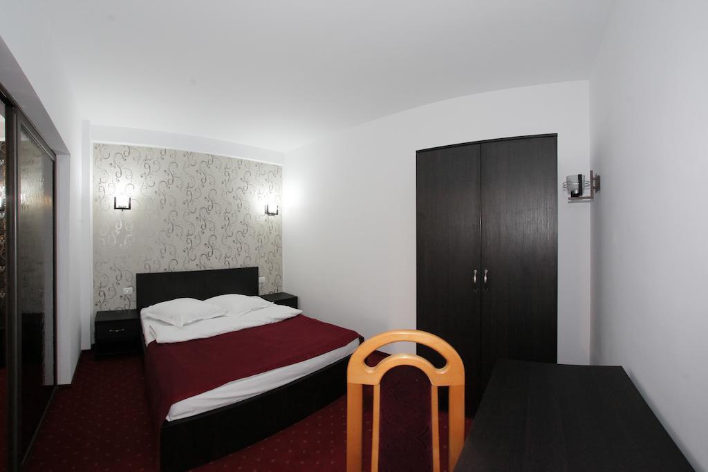 Hotel Rebis Braila Bagian luar foto